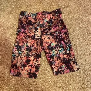 Lululemon 7/8 pattern leggings